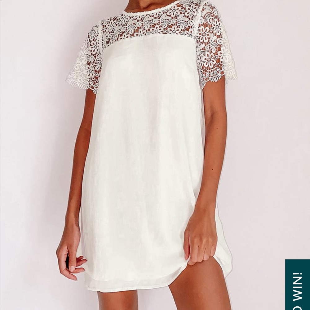 White summer dress with lace detail. Size Small